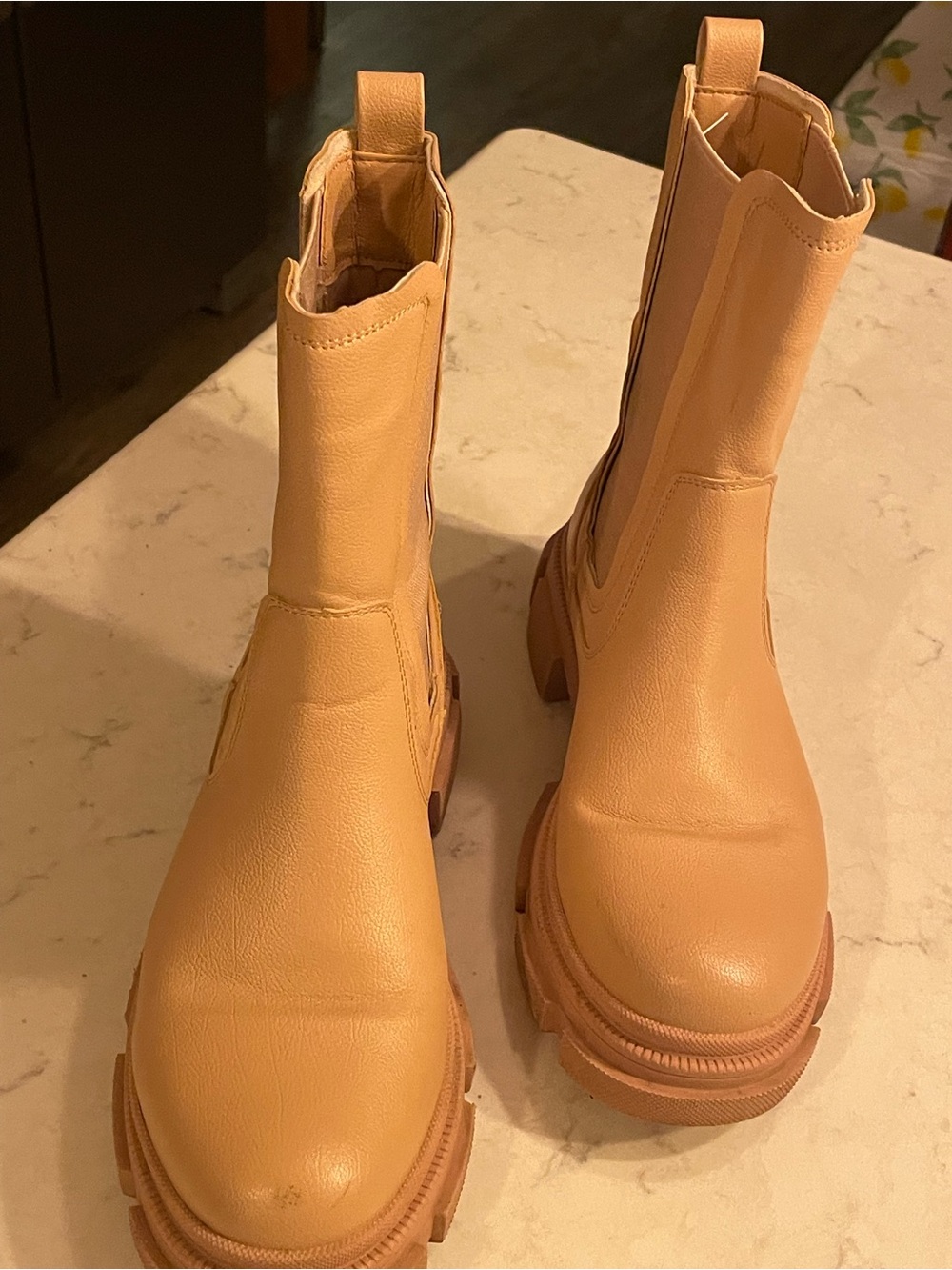 Women’s Chunky Chelsea Boots - Tan